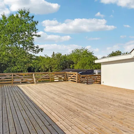 5 Bedroom Amazing In *