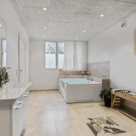 5 Bedroom Amazing In Holiday home Herning
