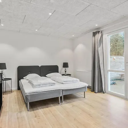 Holiday home 5 Bedroom Amazing In