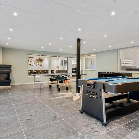 5 Bedroom Amazing In Holiday home *