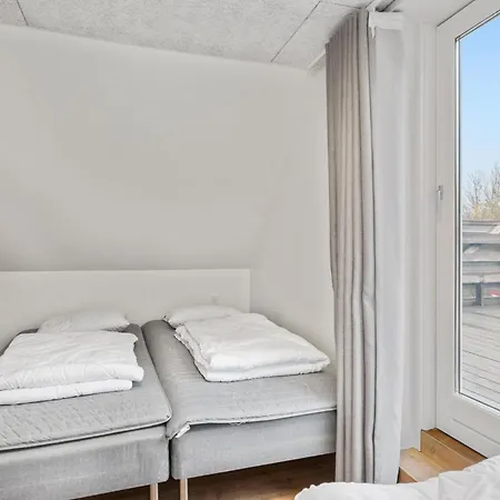 5 Bedroom Amazing In Holiday home