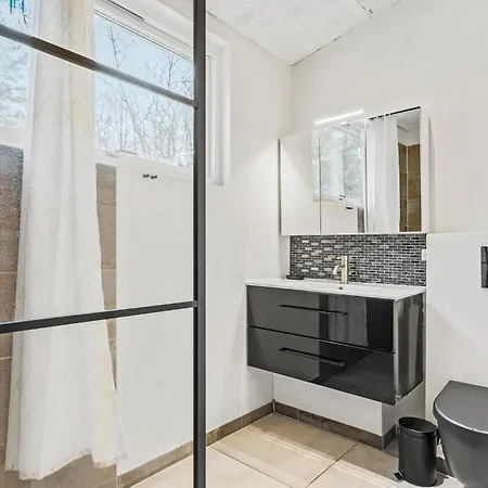 5 Bedroom Amazing In *
