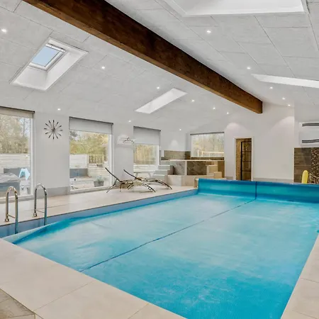 Holiday home 5 Bedroom Amazing In